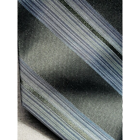 Elie Tahari Men's 100% Silk Tie Green & Blue striped Pattern Made in the USA - Picture 9 of 10